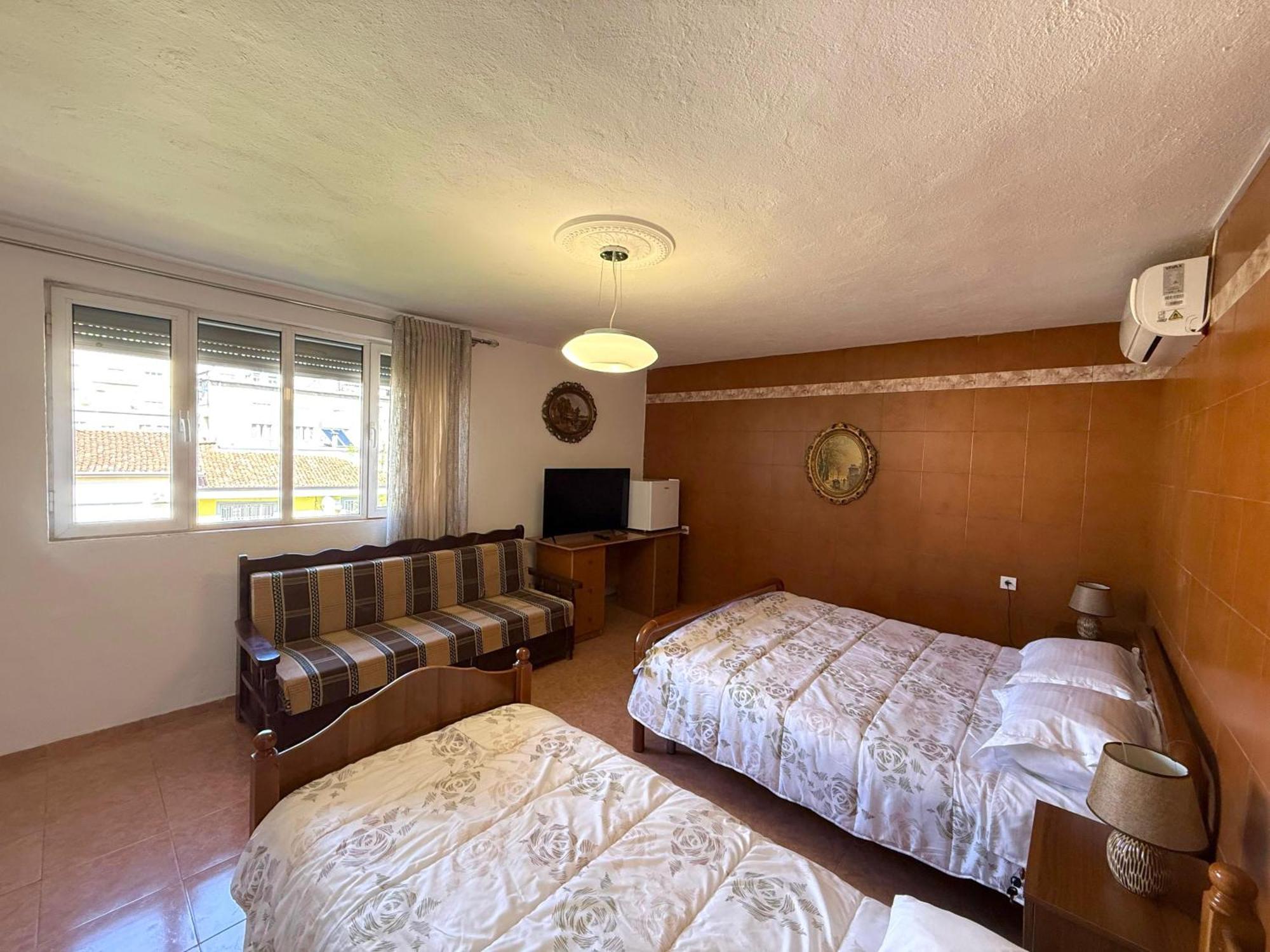 Shkodra Guest House 2 Kültér fotó