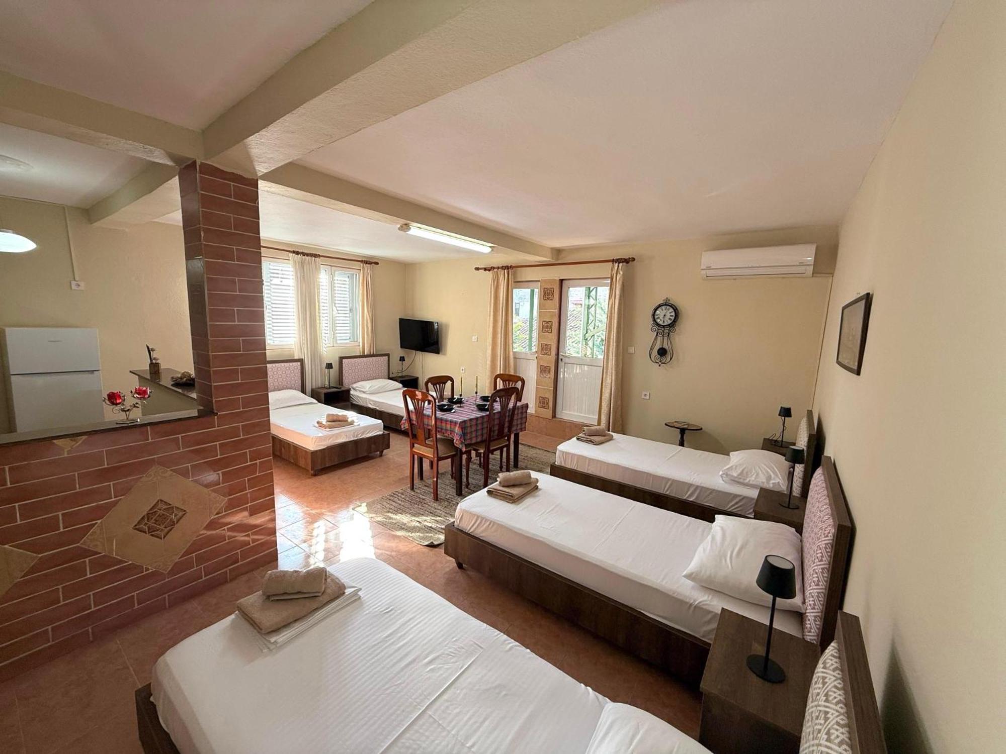 Shkodra Guest House 2 Kültér fotó