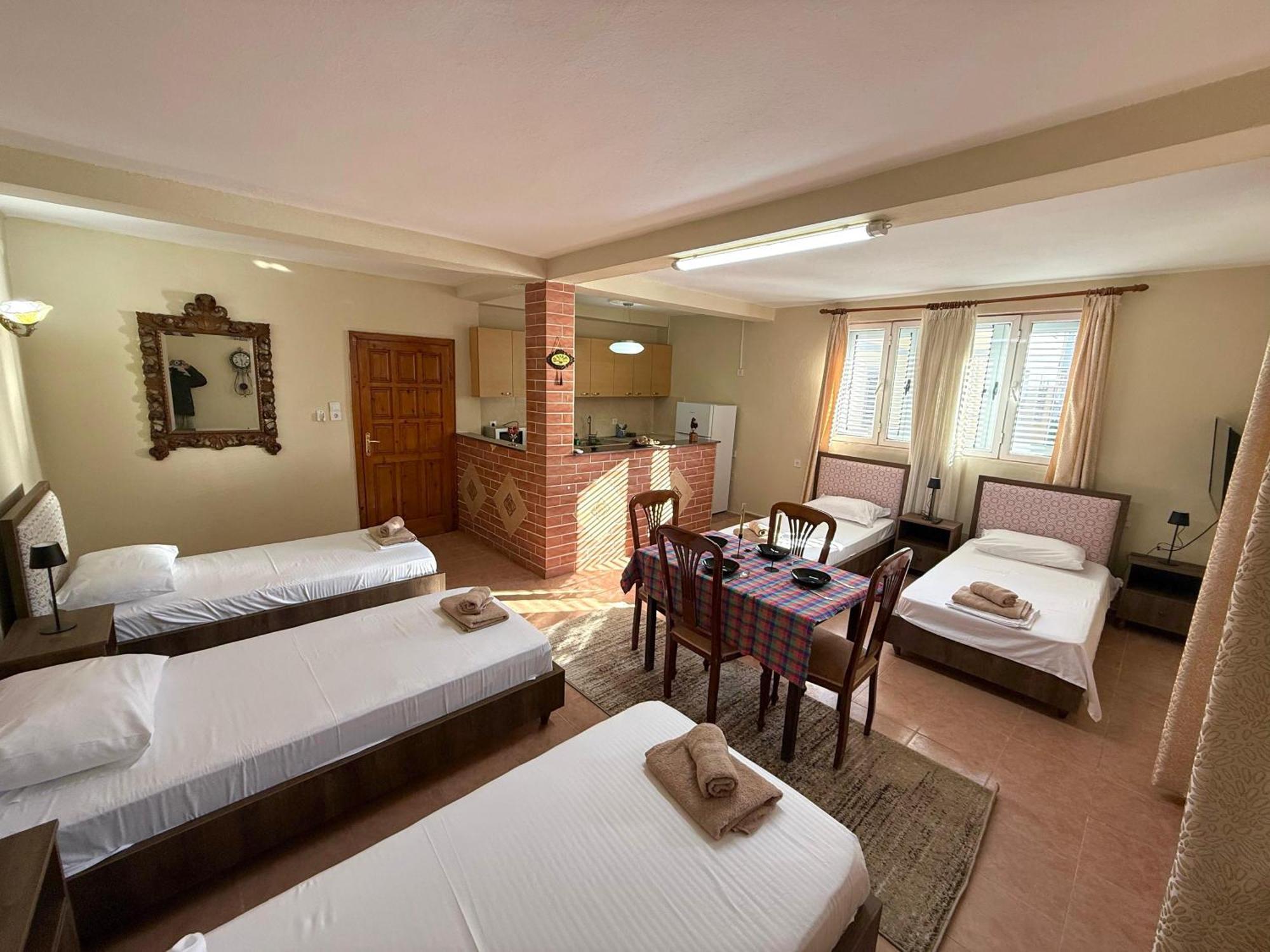 Shkodra Guest House 2 Kültér fotó