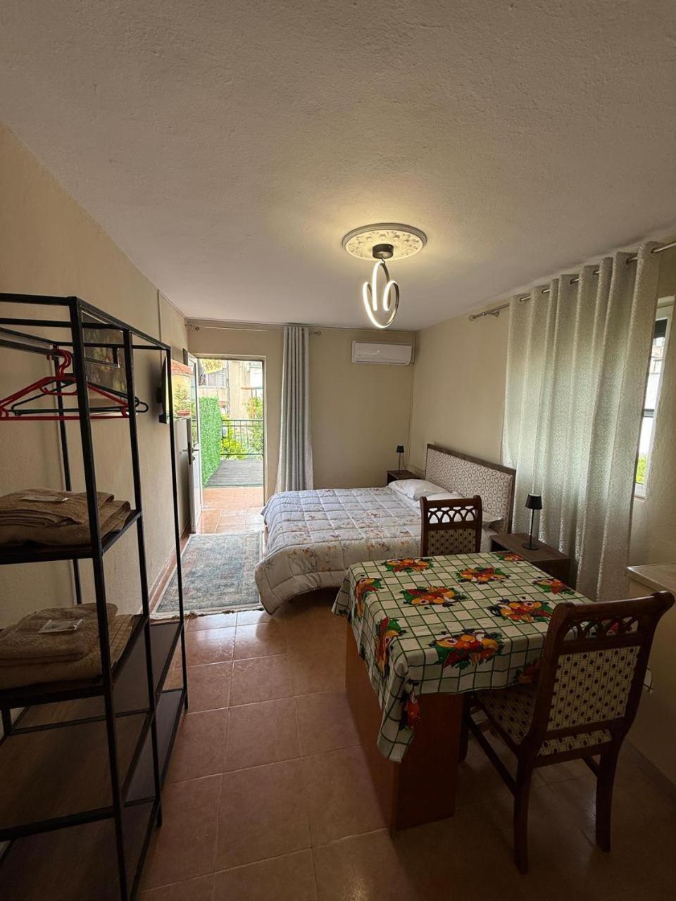 Shkodra Guest House 2 Kültér fotó